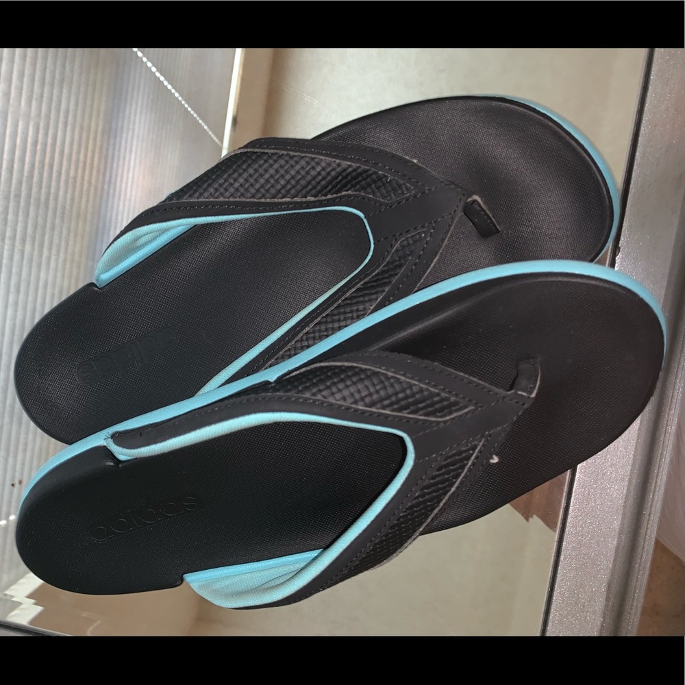 Adidas cloudfoam flip flops